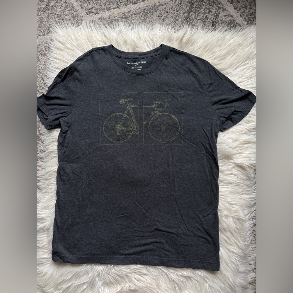 Banana Republic cycling graphic Tshirt